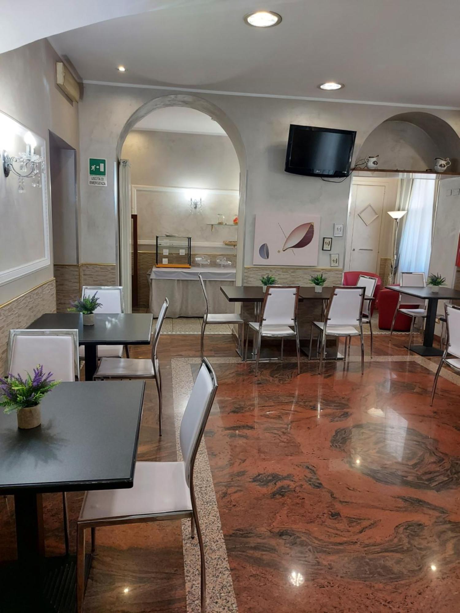 Antico Hotel 2*